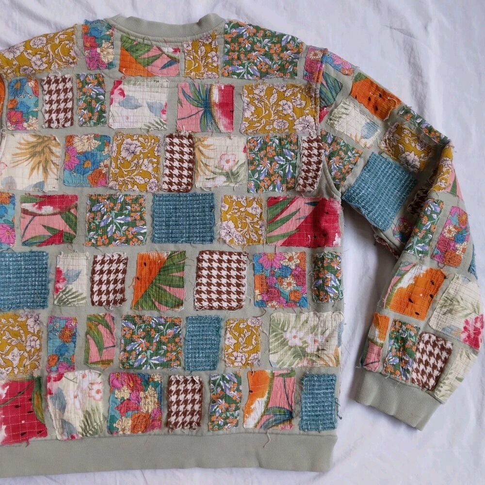 Round Two Quilted Patchwork Crewneck Sweatshirt Retro Mens Size Small - Picture 14 of 15